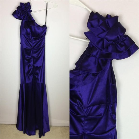 Escape | Dresses | Escape One Shoulder Mermaid Gown Size 4 Womans Purple Satin Buit In Bra
